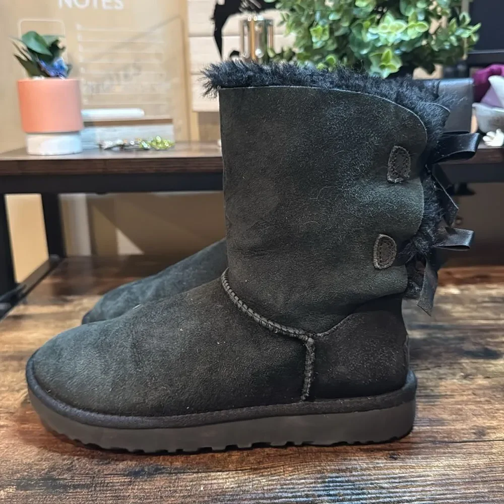 Ugg Bailey Bow Black Suede Boots size 6‎